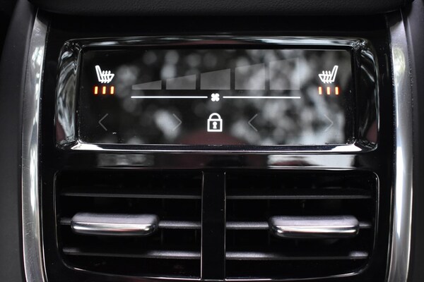 Used Volvo XC60 2021 for sale - 76209083: Photo 11