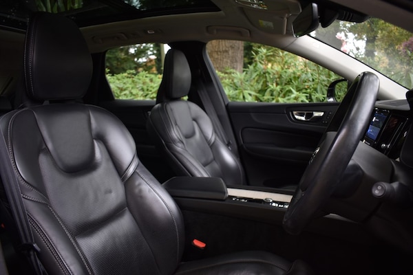 Used Volvo XC60 2021 for sale - 76209083: Photo 2