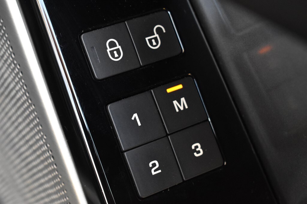 Used Land Rover Range Rover Velar 2017 for sale - 76507799: Photo 16