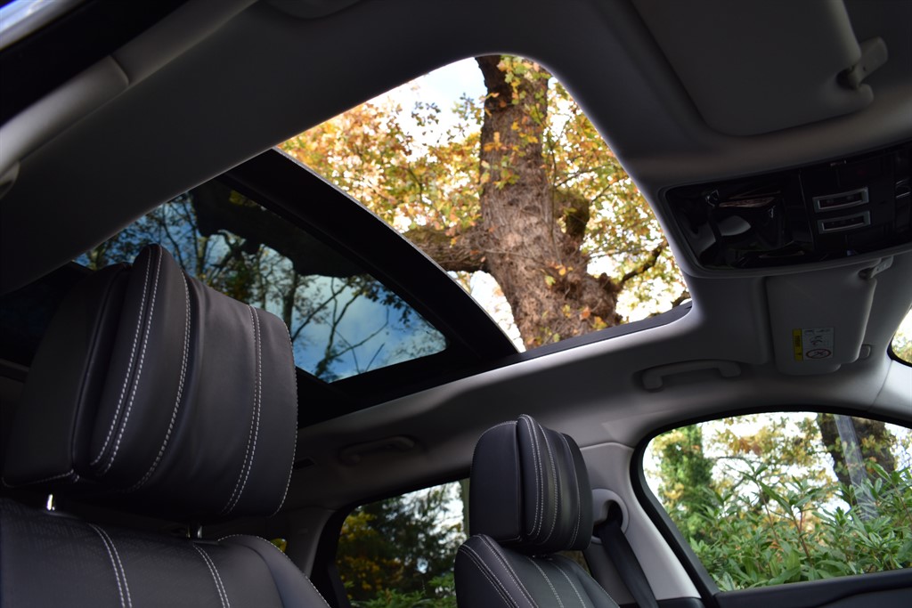 Used Land Rover Range Rover Velar 2017 for sale - 76507799: Photo 3