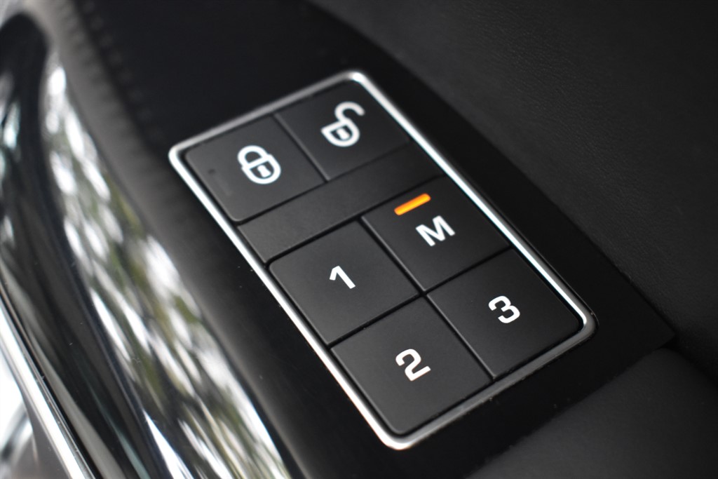 Used Land Rover Range Rover Sport 2018 for sale - 76625464: Photo 11