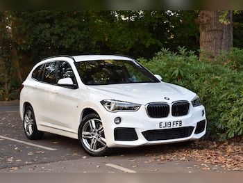 2019 - SDRIVE20I M SPORT+Power Tailgate and Heated Seats! 5-Door