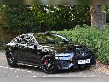 2021 - R-DYNAMIC SE+Head-Up Display And Black Pack! 4-Door