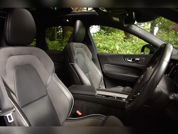 Used Volvo XC60 2021 for sale - 75664670: Photo