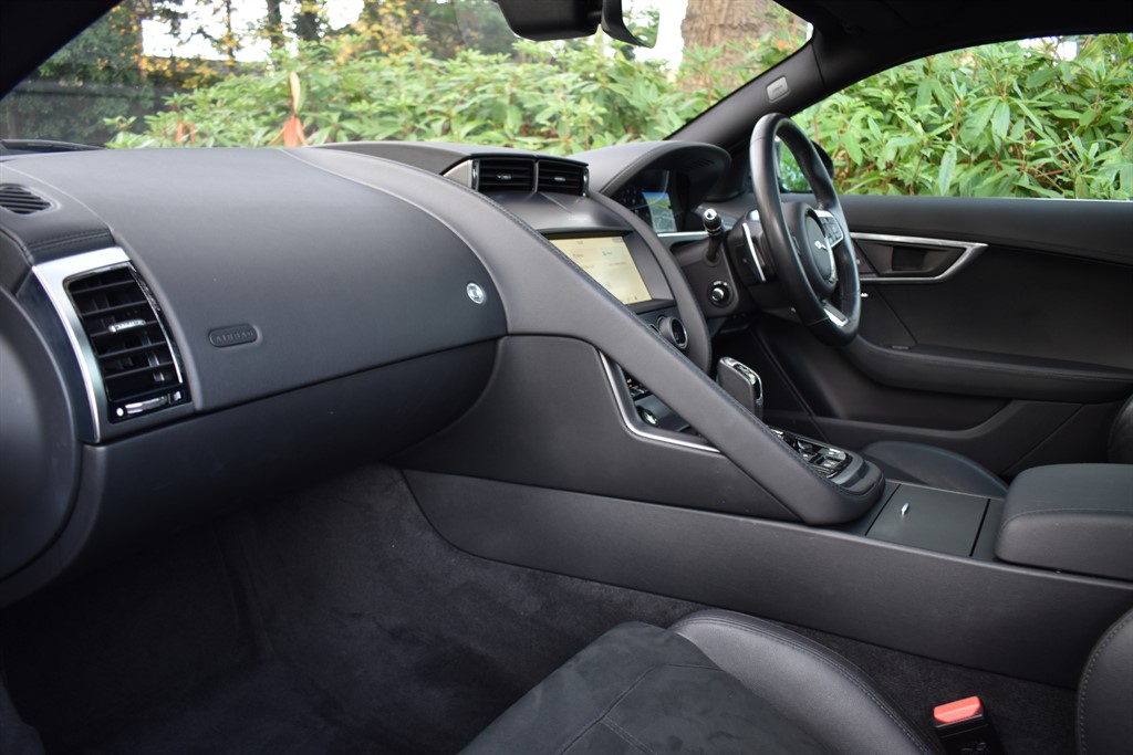 Used Jaguar F-Type 2020 for sale - 76625466: Photo 24