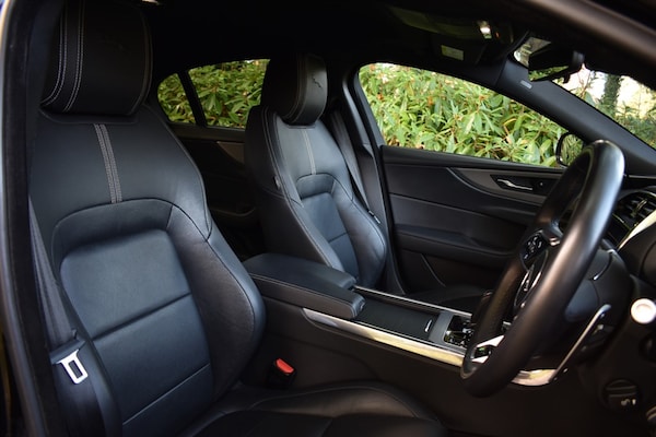 Used Jaguar XE 2021 for sale - 76191208: Photo 2