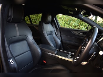 Used Jaguar XE 2021 for sale - 76191208: Photo