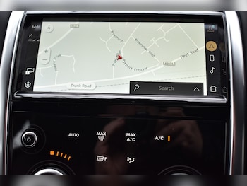 Used Land Rover Discovery Sport 2021 for sale - 77581652: Photo