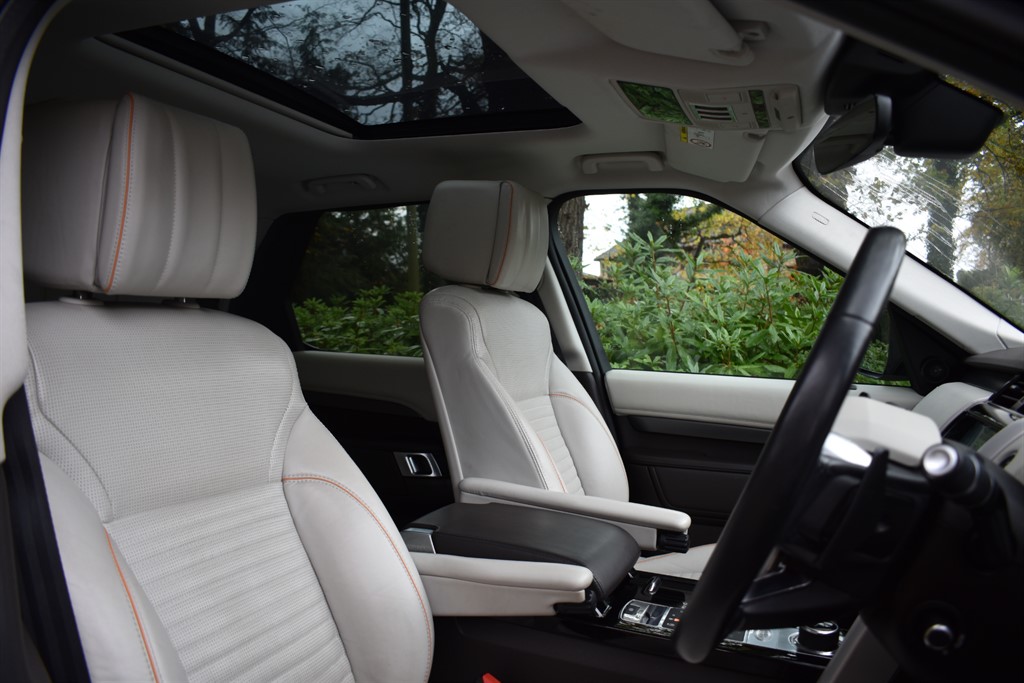 Used Land Rover Discovery 2017 for sale - 76625454: Photo 2