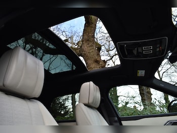 Used Land Rover Range Rover Velar 2018 for sale - 77552612: Photo