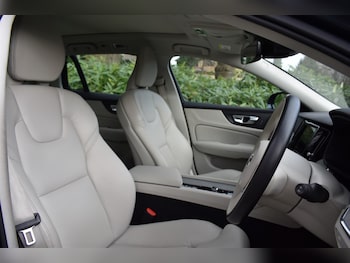 Used Volvo V60 2020 for sale - 75664662: Photo