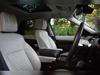 Used Land Rover Discovery 2017 for sale - 76117202: Photo 2