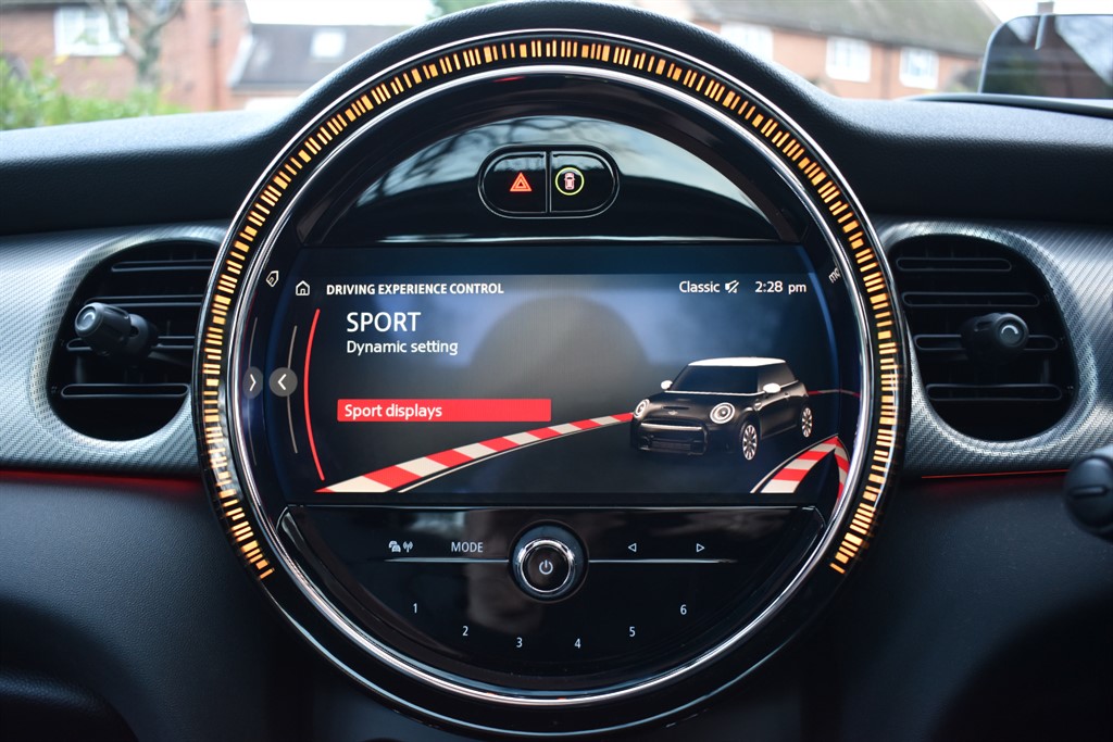 Used MINI Hatch 2024 for sale - 76908259: Photo 8