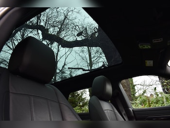 Used Land Rover Range Rover Evoque 2022 for sale - 77300740: Photo