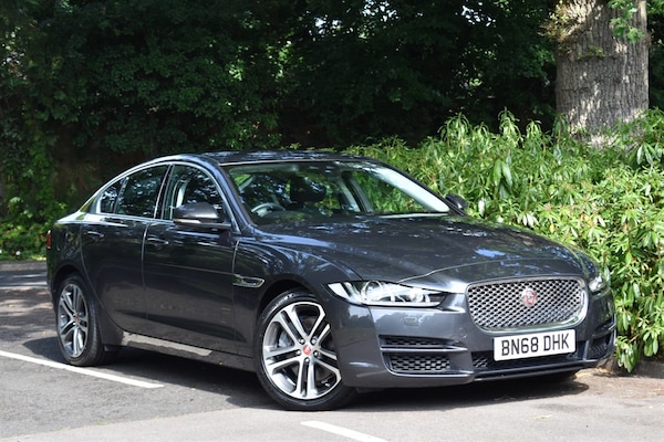 Used Jaguar XE 2018 for sale - 75664658: Photo 1