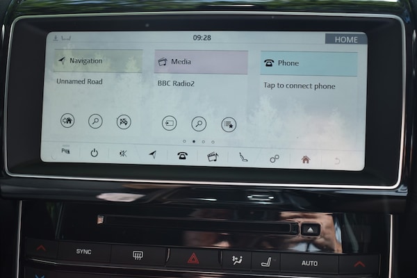 Used Jaguar XE 2018 for sale - 75664658: Photo 25