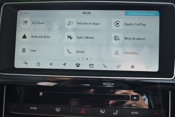 Used Jaguar XE 2018 for sale - 75664658: Photo 26
