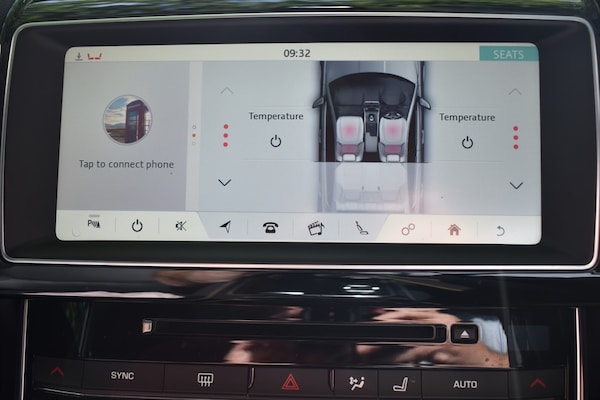 Used Jaguar XE 2018 for sale - 75664658: Photo 4