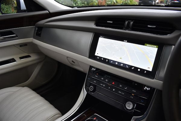 Used Jaguar XF 2018 for sale - 76312519: Photo 32