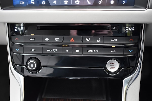 Used Jaguar XF 2018 for sale - 76312519: Photo 39