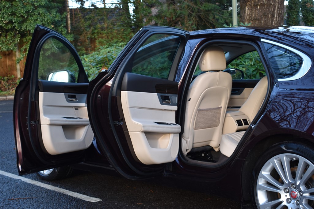 Used Jaguar XF 2018 for sale - 77005608: Photo 16