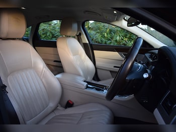 Used Jaguar XF 2018 for sale - 77005608: Photo