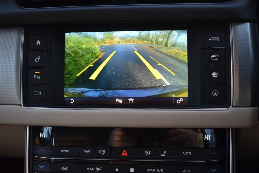 Used Jaguar XF 2018 for sale - 77005608: Photo 3