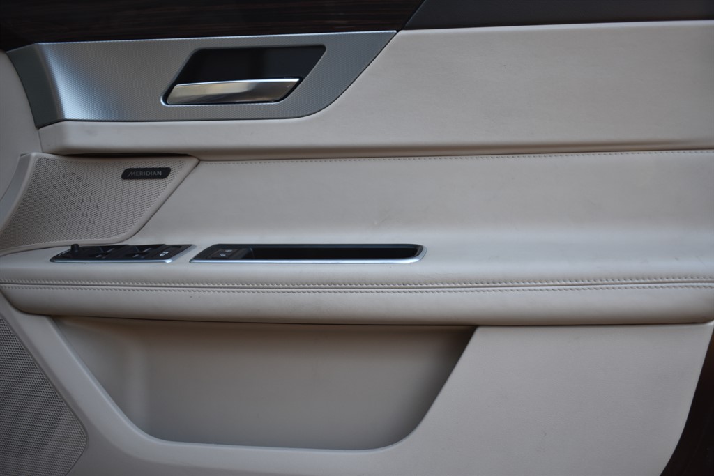 Used Jaguar XF 2018 for sale - 77005608: Photo 31