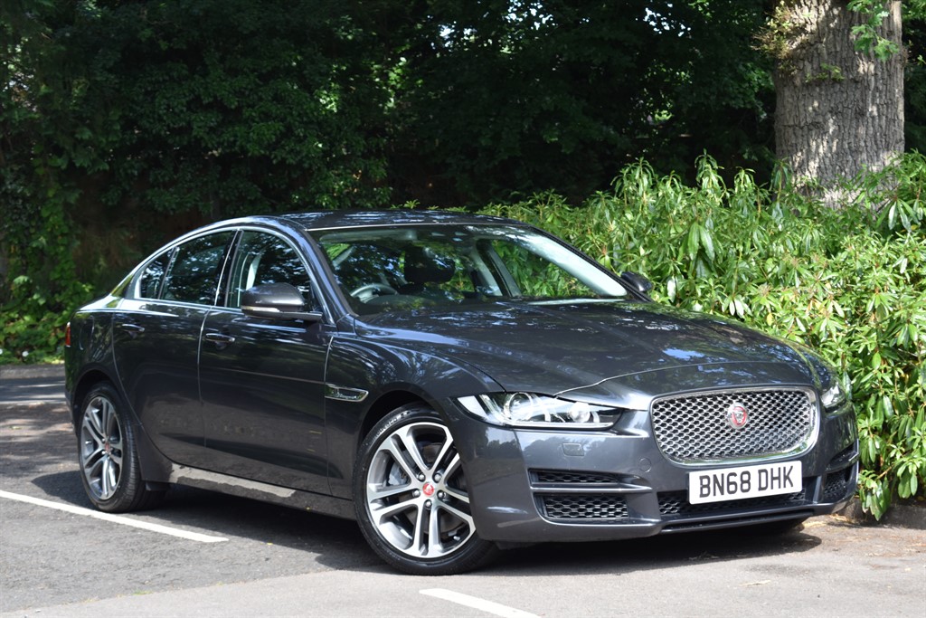 Used Jaguar XE 2018 for sale - 76625443: Photo 1