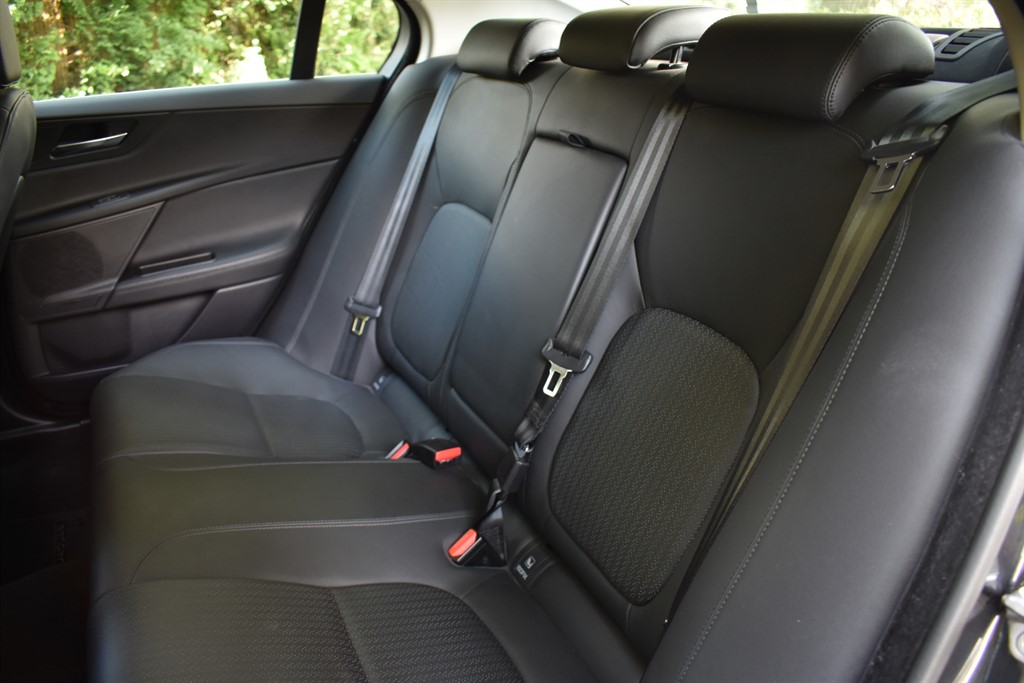 Used Jaguar XE 2018 for sale - 76625443: Photo 18