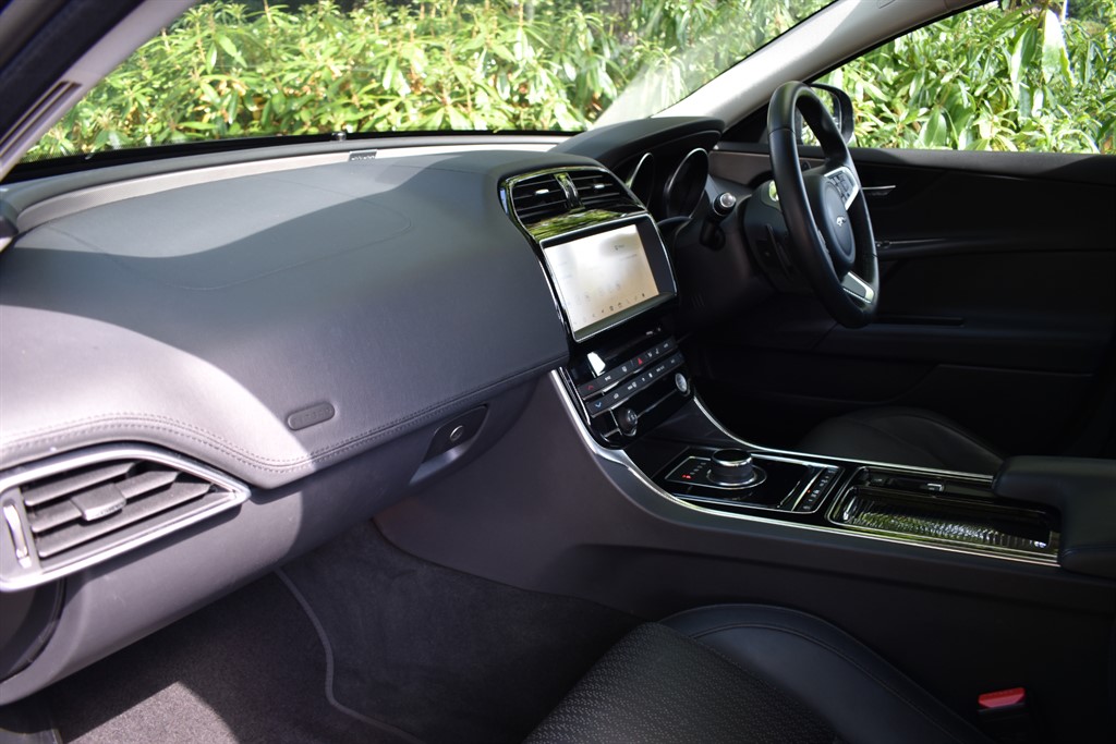 Used Jaguar XE 2018 for sale - 76625443: Photo 19