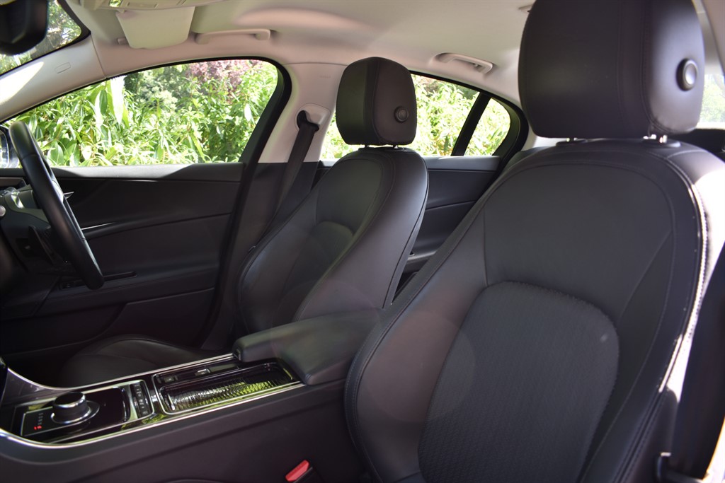 Used Jaguar XE 2018 for sale - 76625443: Photo 20