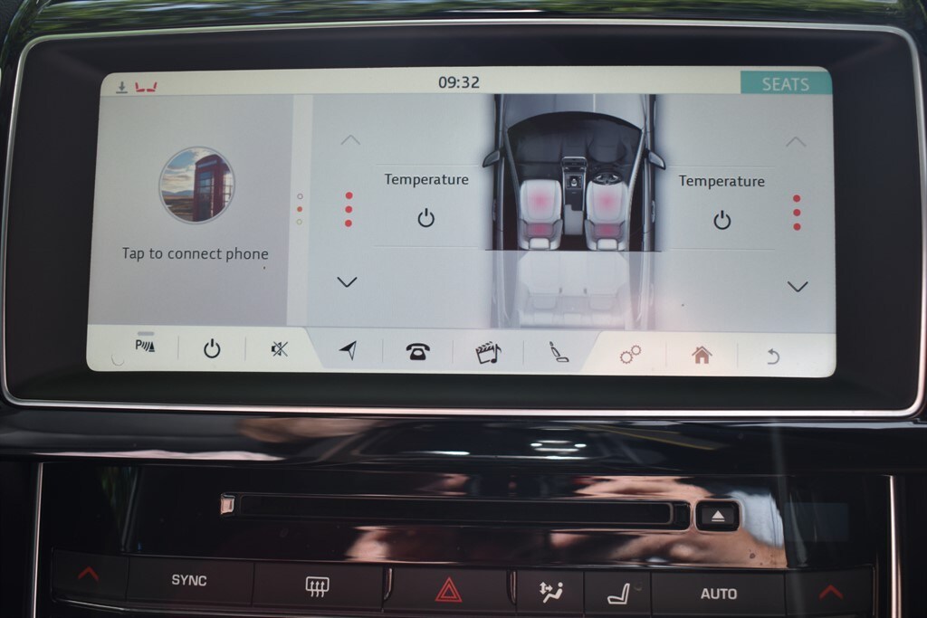 Used Jaguar XE 2018 for sale - 76625443: Photo 4