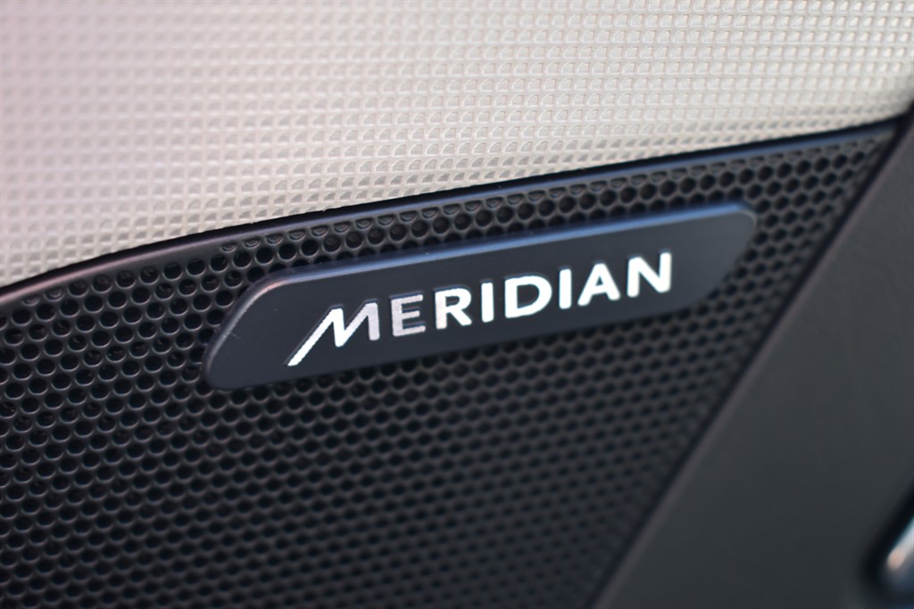 Used Jaguar XE 2018 for sale - 76625443: Photo 5