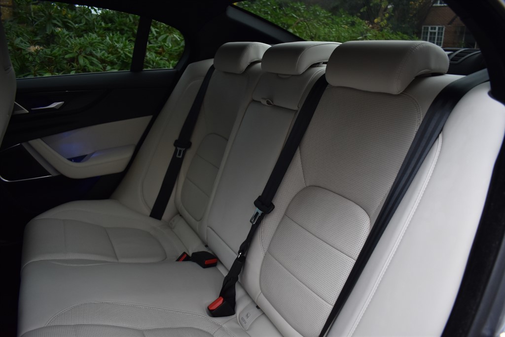 Used Jaguar XE 2019 for sale - 76625442: Photo 29