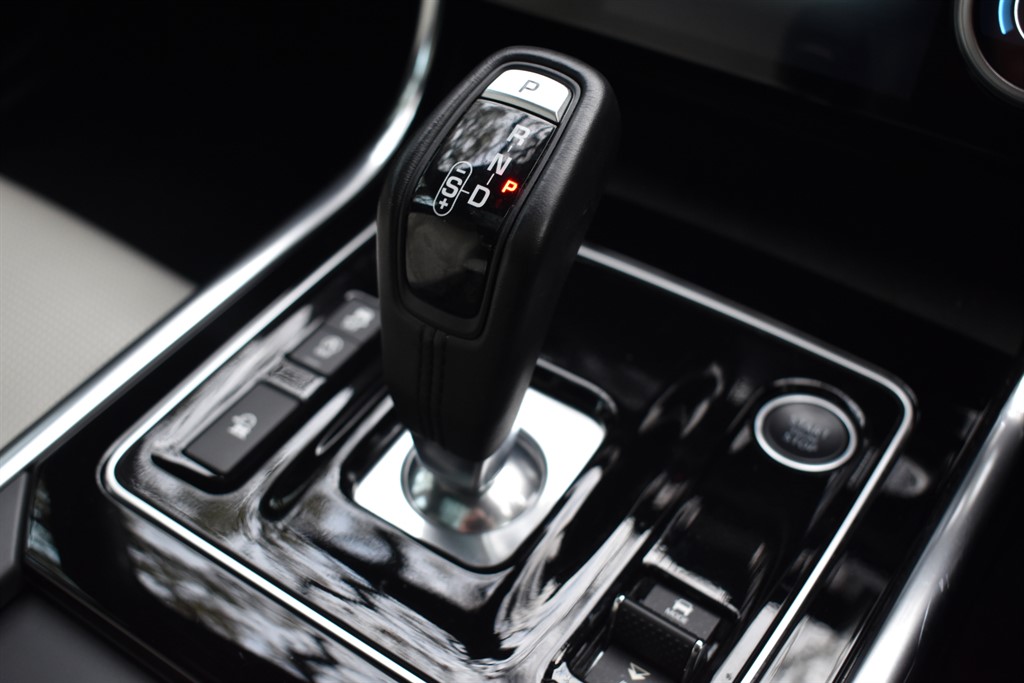 Used Jaguar XE 2019 for sale - 76625442: Photo 33