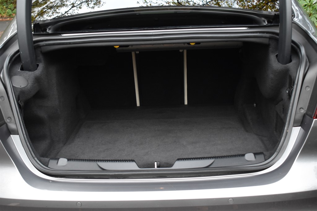 Used Jaguar XE 2019 for sale - 76625442: Photo 47