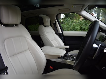 Used Land Rover Range Rover Sport 2018 for sale - 76117199: Photo