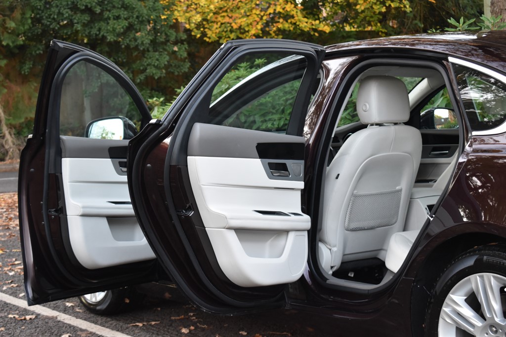 Used Jaguar XF 2017 for sale - 76625440: Photo 15