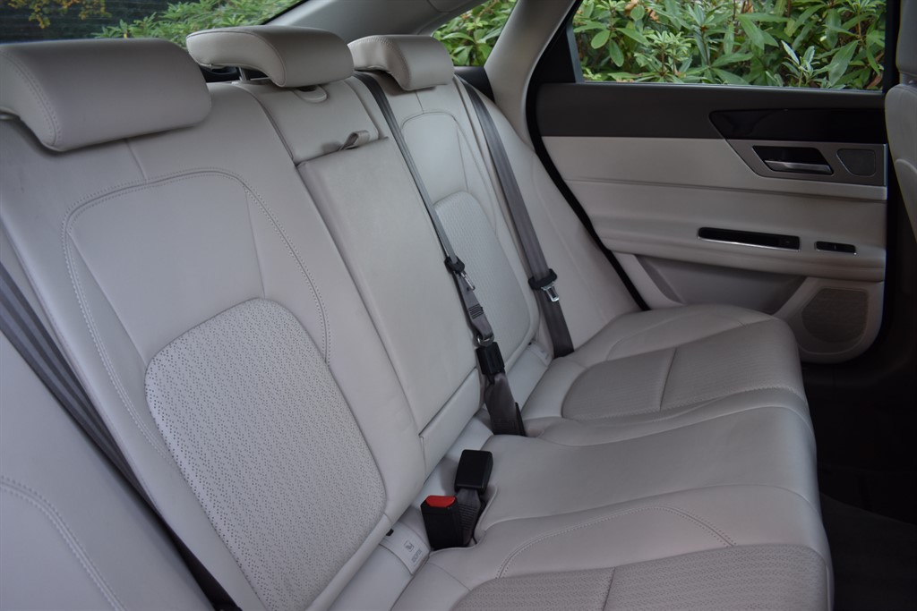 Used Jaguar XF 2017 for sale - 76625440: Photo 16