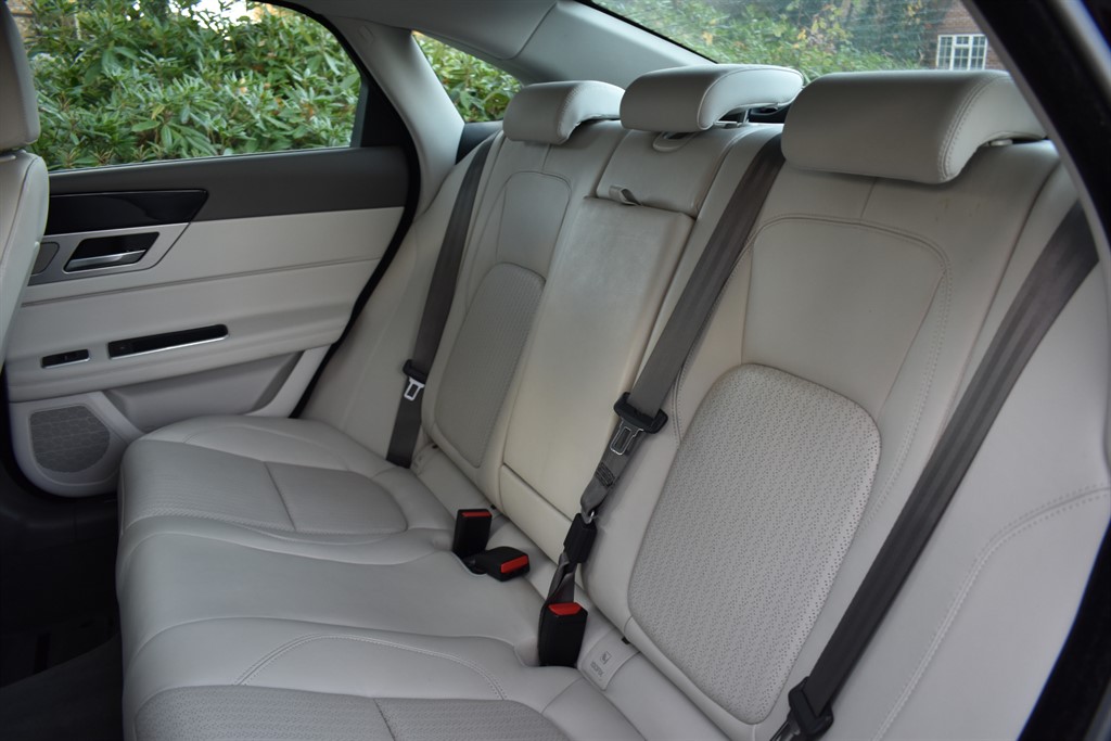 Used Jaguar XF 2017 for sale - 76625440: Photo 17