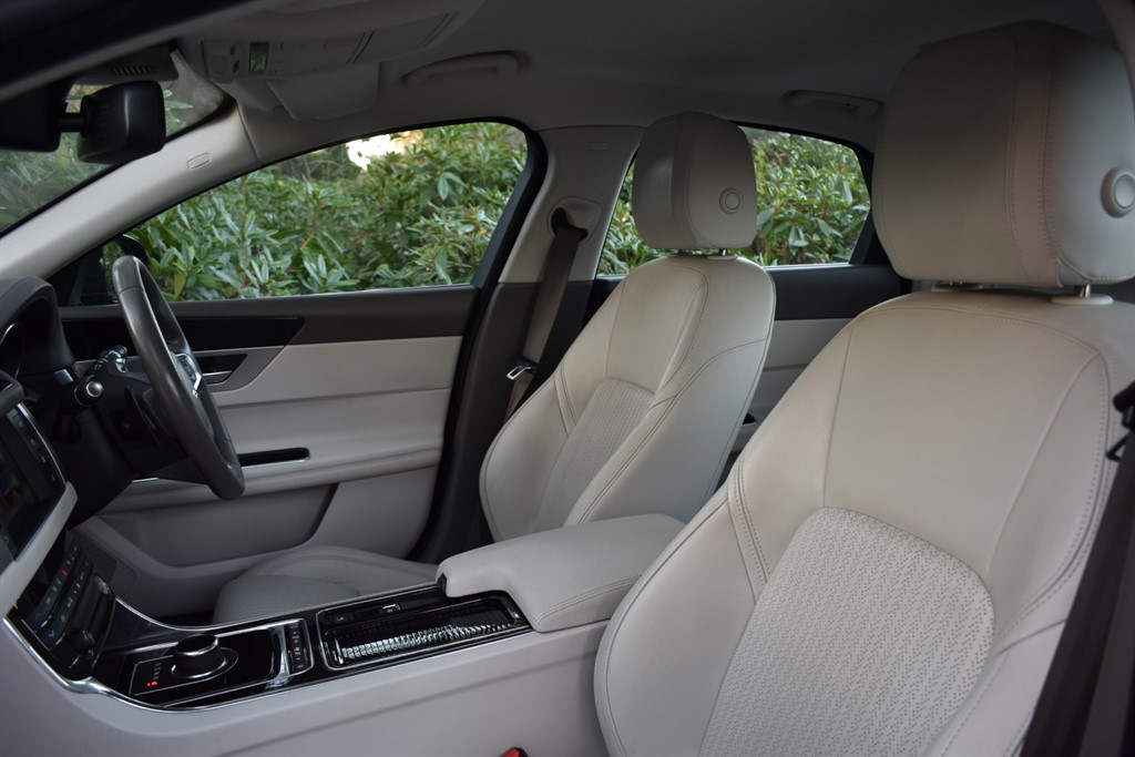 Used Jaguar XF 2017 for sale - 76625440: Photo 19