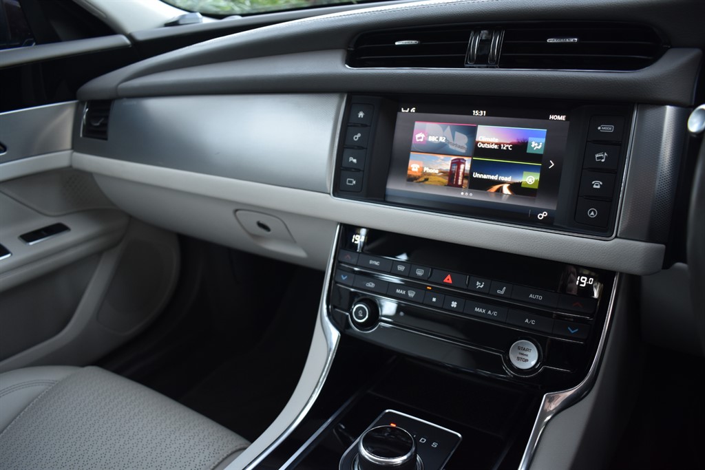 Used Jaguar XF 2017 for sale - 76625440: Photo 21