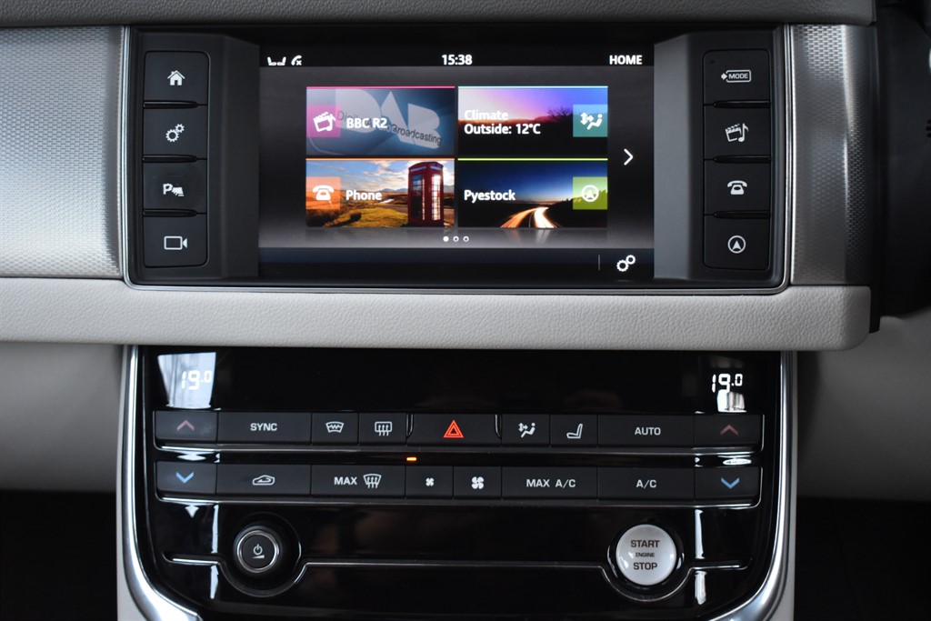 Used Jaguar XF 2017 for sale - 76625440: Photo 22