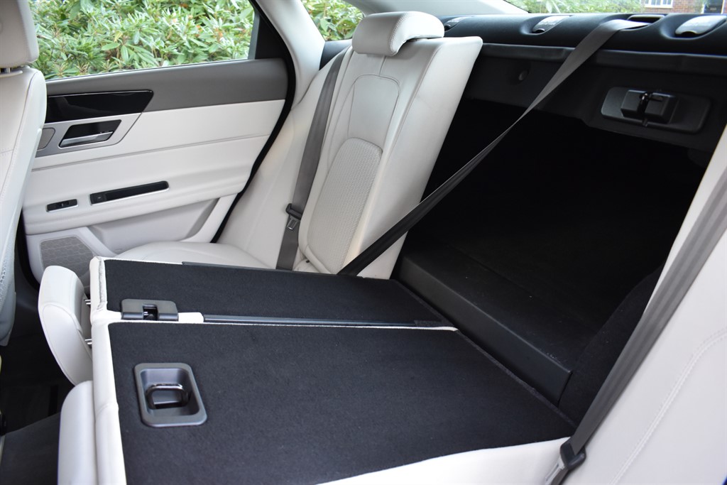 Used Jaguar XF 2017 for sale - 76625440: Photo 3