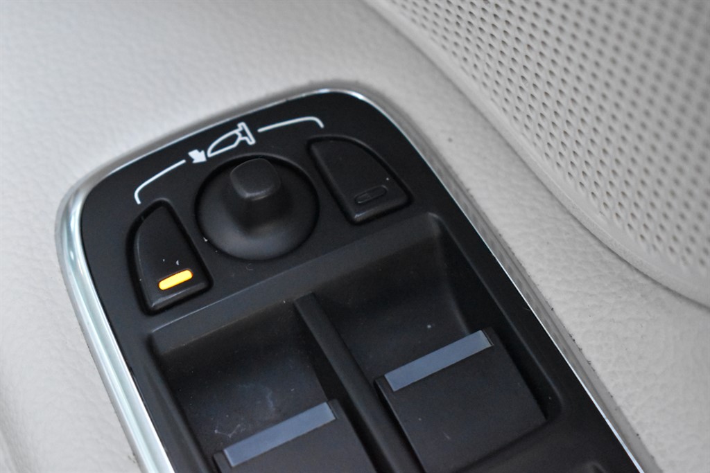 Used Jaguar XF 2017 for sale - 76625440: Photo 30