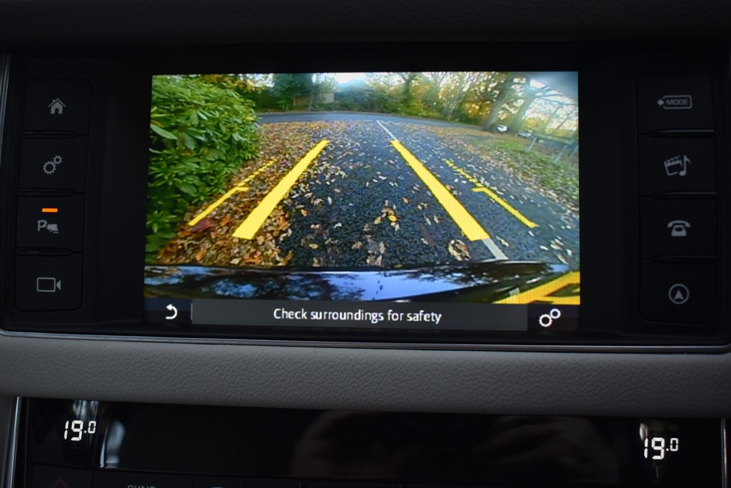 Used Jaguar XF 2017 for sale - 76625440: Photo 4