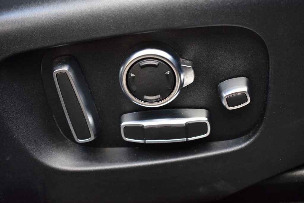 Used Land Rover Range Rover Velar 2017 for sale - 76625439: Photo 43