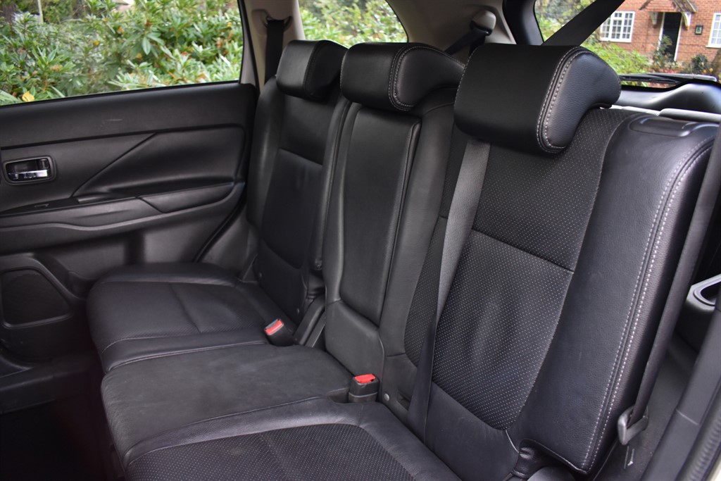 Used Mitsubishi Outlander 2016 for sale - 76355297: Photo 19
