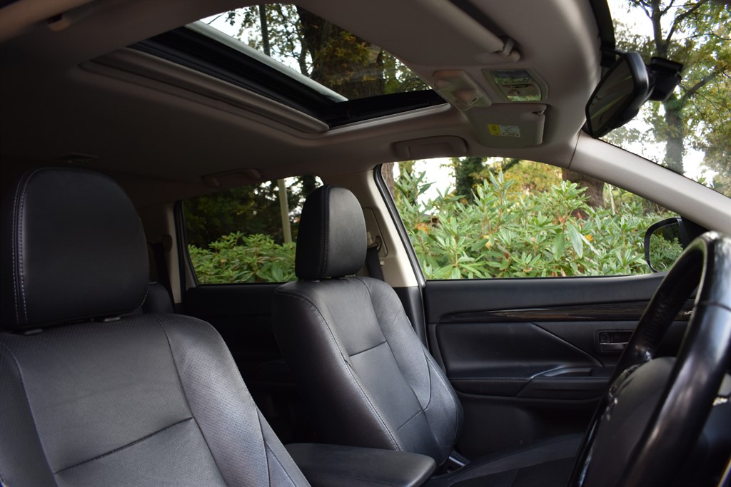 Used Mitsubishi Outlander 2016 for sale - 76355297: Photo 2
